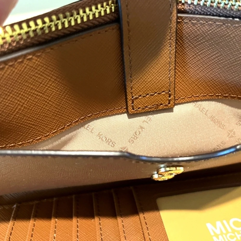 Michael Kors Saffiano Leather Jet Set Double Zip Wristlet New With Tags!